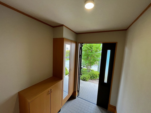 山形市高原町　中古住宅の玄関