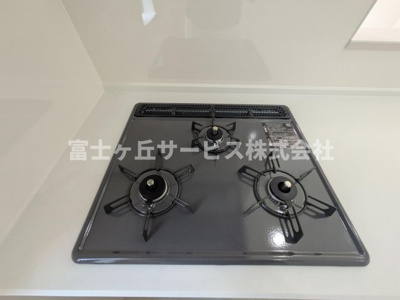 【その他】 | 浜松市中央区文丘町 2期 新築一戸建て | 3口コンロがあります