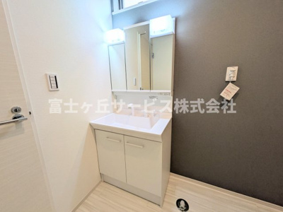 【独立洗面台】 | 浜松市中央区文丘町 2期 新築一戸建て | 独立洗面台です