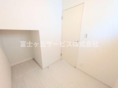 【その他】 | 浜松市中央区文丘町 2期 新築一戸建て | 玄関横の納戸です