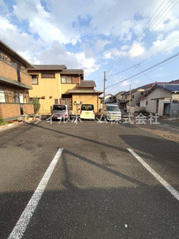 アムール財木屋Ｂの駐車場
