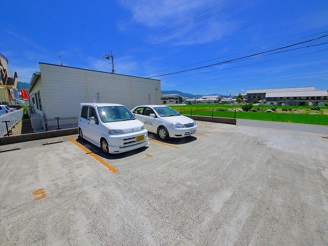 レオパレスソレーユの駐車場|駐車場完備です