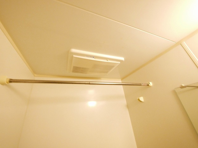 レオパレスソレーユの浴室|お風呂です