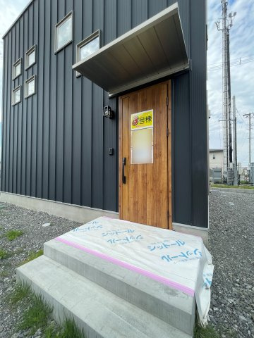 新築戸建・建売　郡山市安積町笹川の玄関