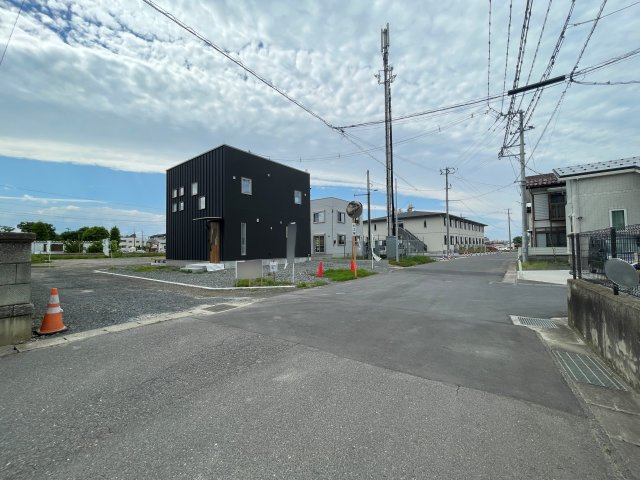 新築戸建・建売　郡山市安積町笹川の前面道路含む現地写真