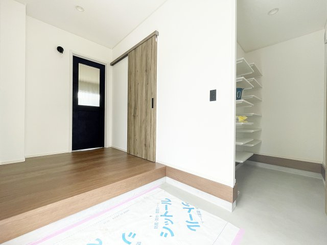 新築戸建・建売　郡山市安積町笹川の玄関|土間収納付きのゆったりとした玄関スペース♪