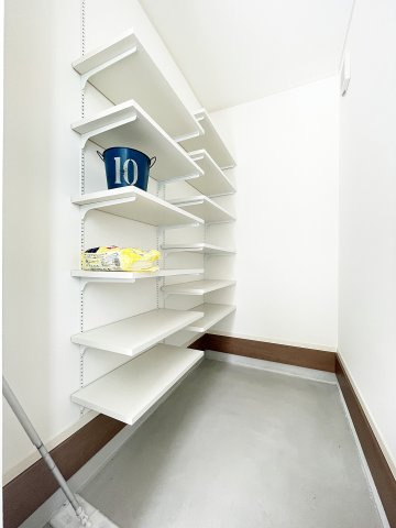 新築戸建・建売　郡山市安積町笹川の収納|【土間収納】ベビーカーやお子様の外遊び用具など、大きい荷物も収納可能な広さです♪