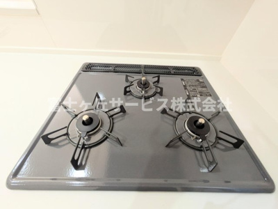 【その他】 | 浜松市中央区葵西1丁目 2期 新築一戸建て | 3口コンロがあります