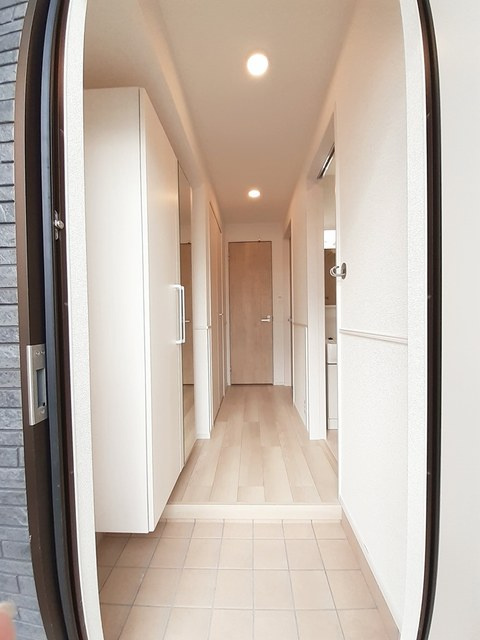 アルモニーBの玄関