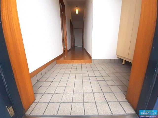 センチュリーハイツの玄関|※地震前の写真です