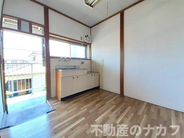 江河アパートの居間・リビング