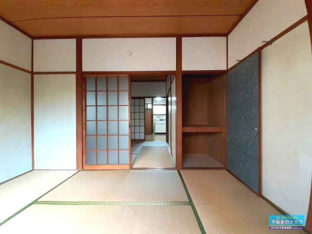 江河アパートの和室