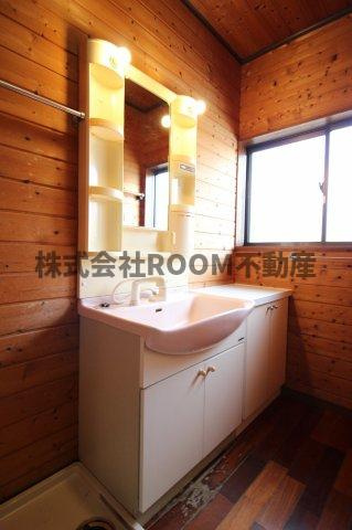 新馬場貸家の独立洗面台|独立洗面化粧台付き