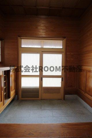 新馬場貸家の玄関|きれいな玄関です