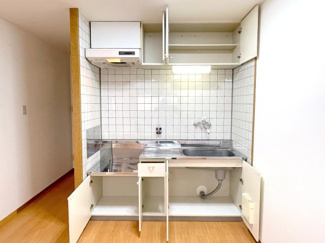 【居間・リビング】 | イプシロンC棟　415 | 東　ＬＤＫ１８帖
明るいキッチン♪