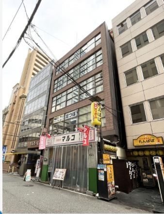 第一シルバービルの外観