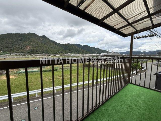 氷上町大崎貸家のバルコニー|2階のバルコニースペース♪