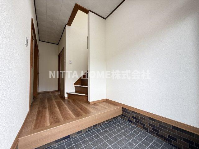 氷上町大崎貸家の玄関|十分なスペースの玄関です◆