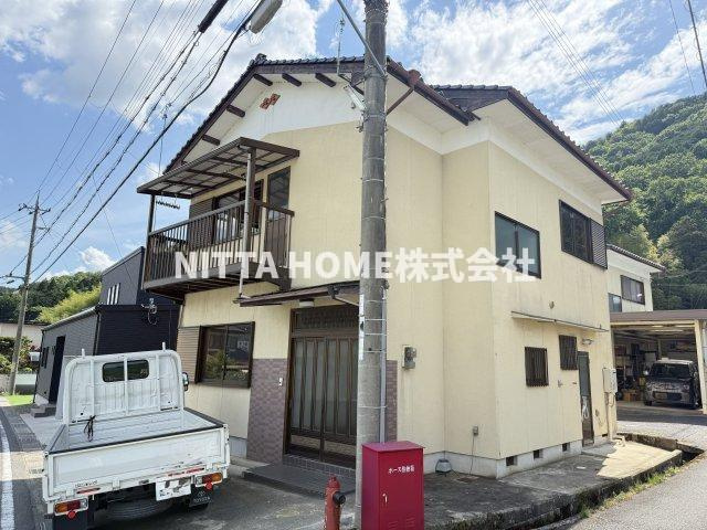 氷上町大崎貸家のエントランス|東小学校校区内です♪