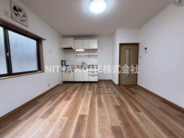 氷上町大崎貸家の居間・リビング|リビングルームです◎