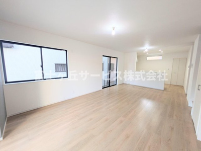 【居間・リビング】 | 浜松市中央区新津町 2期 新築一戸建て | リビングです