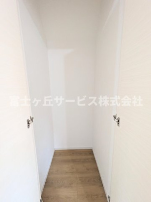 【収納】 | 浜松市中央区新津町 2期 新築一戸建て | リビングの収納です