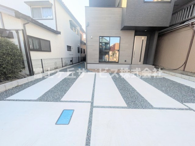 【駐車場】 | 浜松市中央区新津町 2期 新築一戸建て | ３台駐車可能です