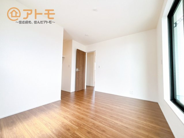 【寝室】 | 富士宮市山宮　新築戸建て　3号棟 | バルコニーが隣接しているので、大きな布団なども楽々干せます！！