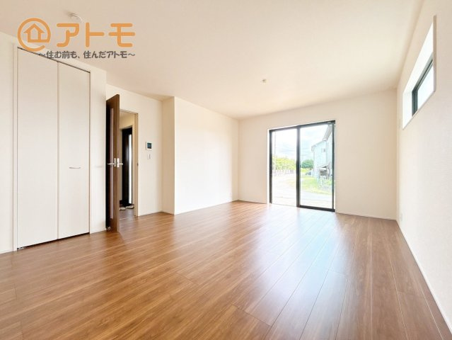 【居間・リビング】 | 富士宮市山宮　新築戸建て　3号棟 | 家具の配置でゾーニングが可能です♪