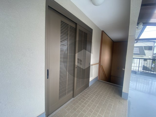 東鴻池町５丁目戸建てのエントランス