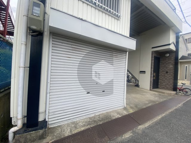 東鴻池町５丁目戸建ての駐車場