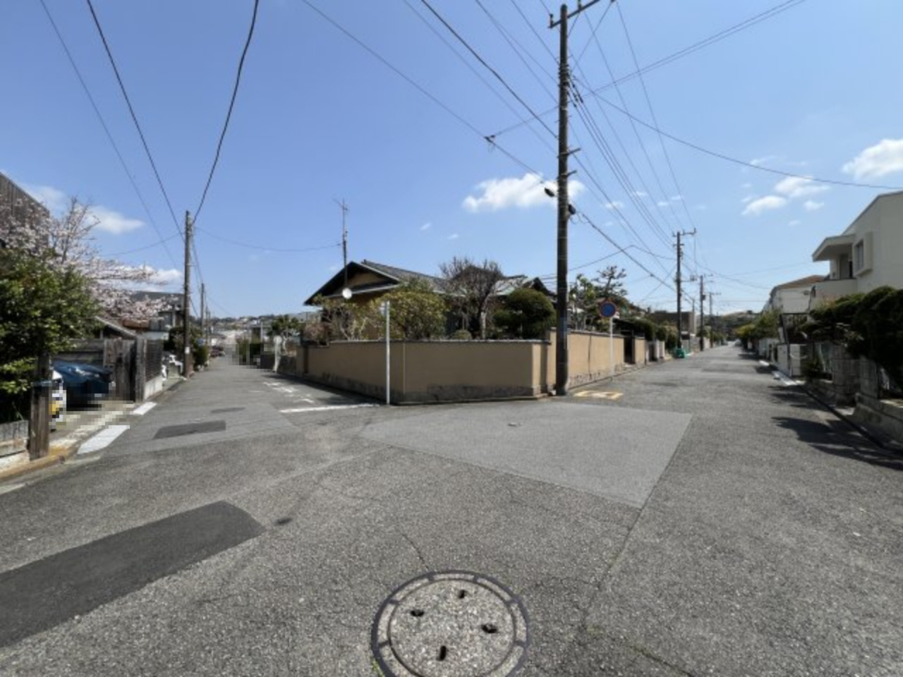 旧分譲地内の陽当り良好な角地の売地の外観