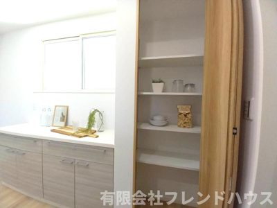 【キッチン】 | 新庄町戸建 | パントリー