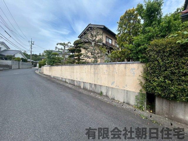 【前面道路含む現地写真】 | 古曽志町中古戸建 | 前面道路含む現地写真です