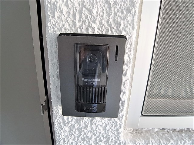 AQUA鈴蘭台のセキュリティ|カメラ付きインターフォンで来訪者の顔が確認できます