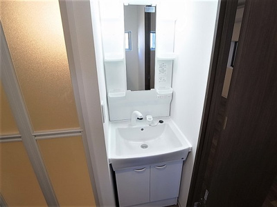 【洗面所】 | AQUA鈴蘭台 | シャワー付きの独立洗面台