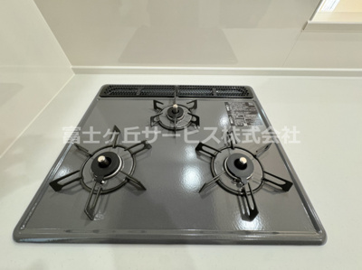 【キッチン】 | 豊橋市草間町 新築一戸建て | コンパクトなキッチンで掃除もラクラク