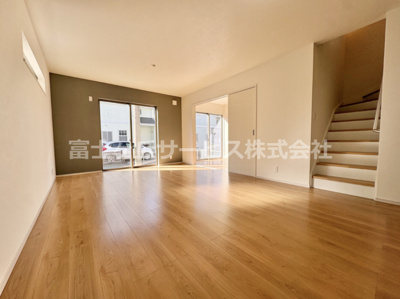 【居間・リビング】 | 豊橋市草間町 新築一戸建て | LDKです