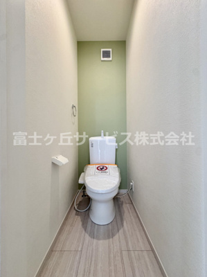 【トイレ】 | 豊橋市草間町 新築一戸建て | 清潔感のあるトイレです