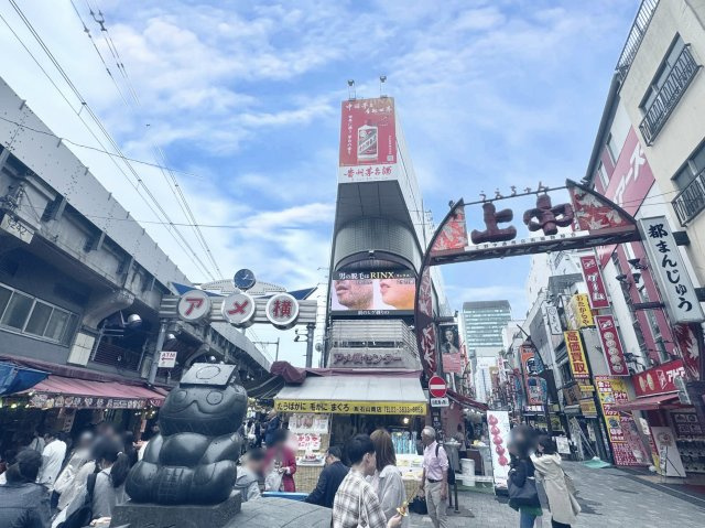 アメ横センタービルの外観
