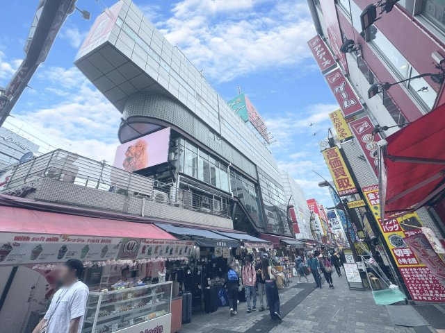 アメ横センタービルの外観