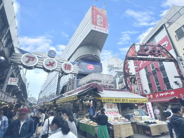 アメ横センタービルの外観