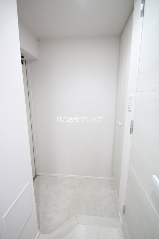 Le'a横濱阪東橋参番館の玄関