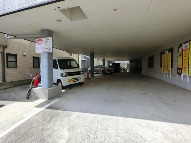 【駐車場】