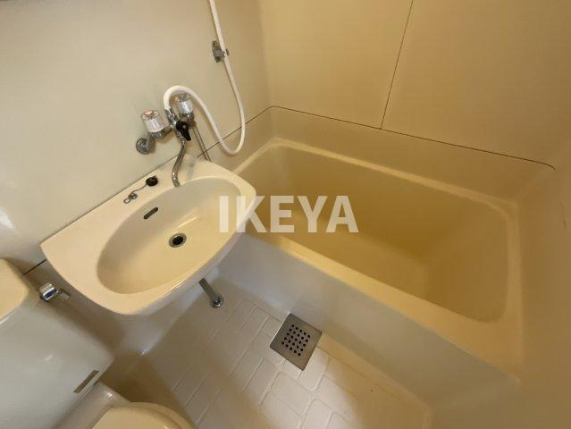 菅北ハイツの浴室