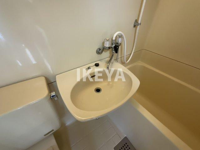 菅北ハイツの洗面所