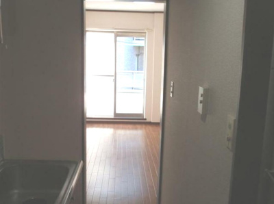 【内装】 | ホワイトヒルズ | 落ち着いた色調の内装です(^^)/