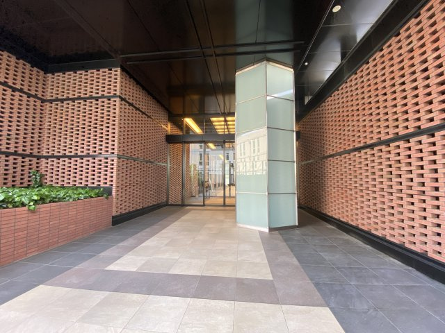 シエリアタワー千里中央のエントランス