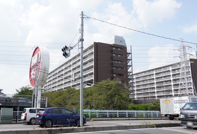 草加松原ハイツA棟の外観