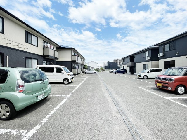 ルミエール　Ｄ棟の駐車場